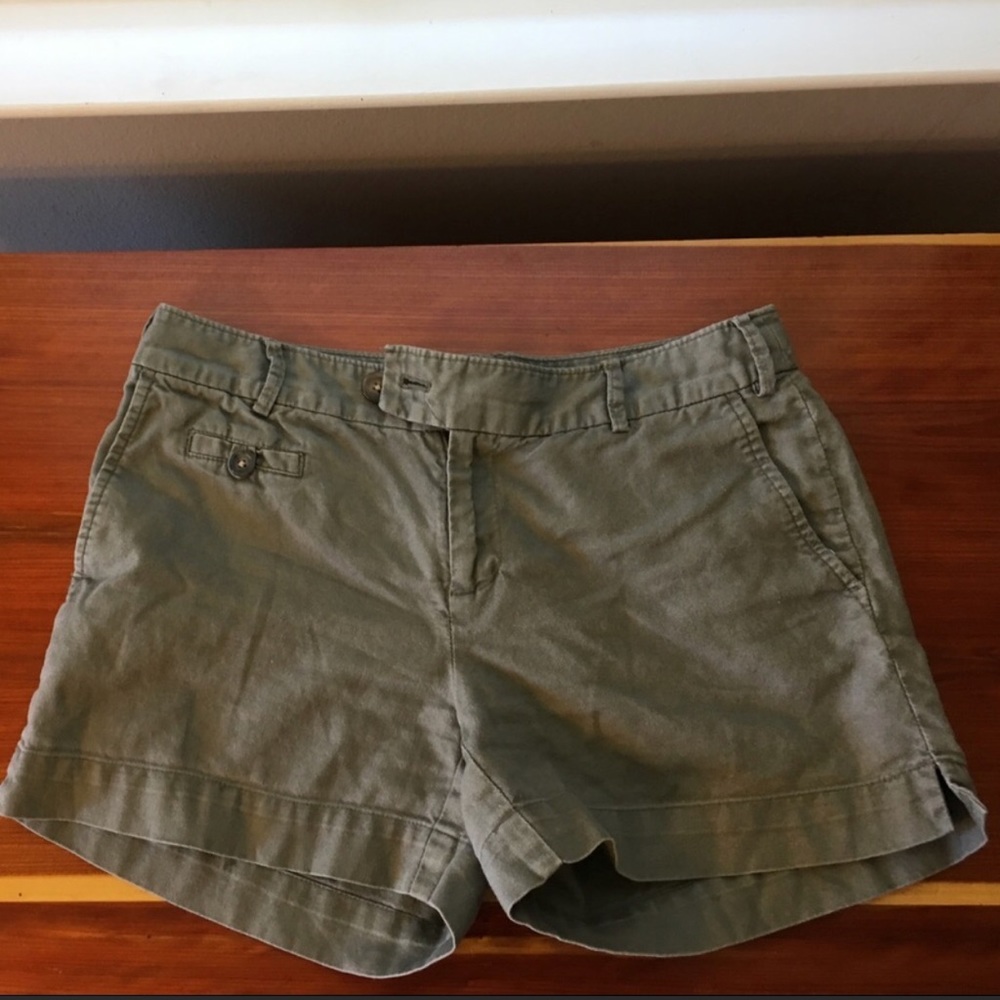 Banana Republic Martin fit shorts
